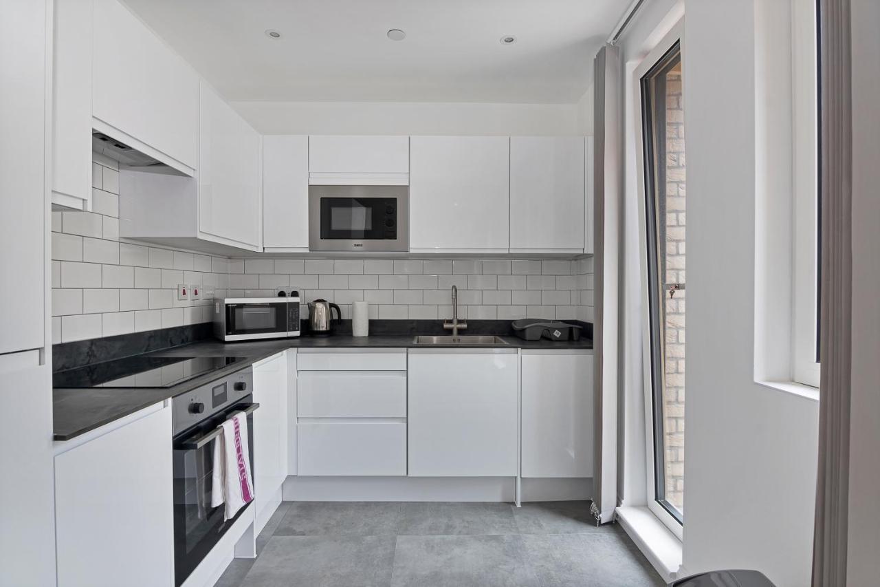 Spacious, Bright & Modern 1 & 2 Bed Apartments At Sligo House - Central Watford Watford  Ngoại thất bức ảnh