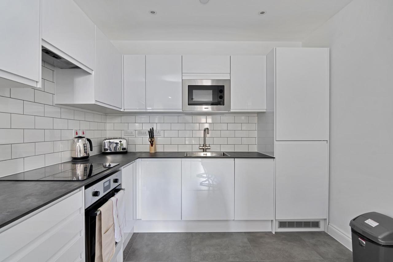 Spacious, Bright & Modern 1 & 2 Bed Apartments At Sligo House - Central Watford Watford  Ngoại thất bức ảnh
