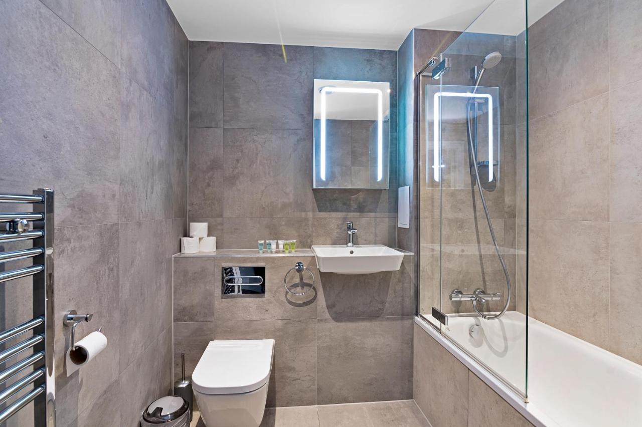 Spacious, Bright & Modern 1 & 2 Bed Apartments At Sligo House - Central Watford Watford  Ngoại thất bức ảnh