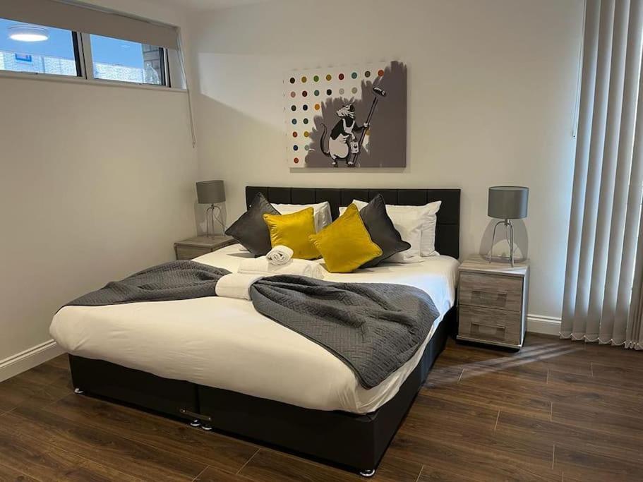 Spacious, Bright & Modern 1 & 2 Bed Apartments At Sligo House - Central Watford Watford  Ngoại thất bức ảnh